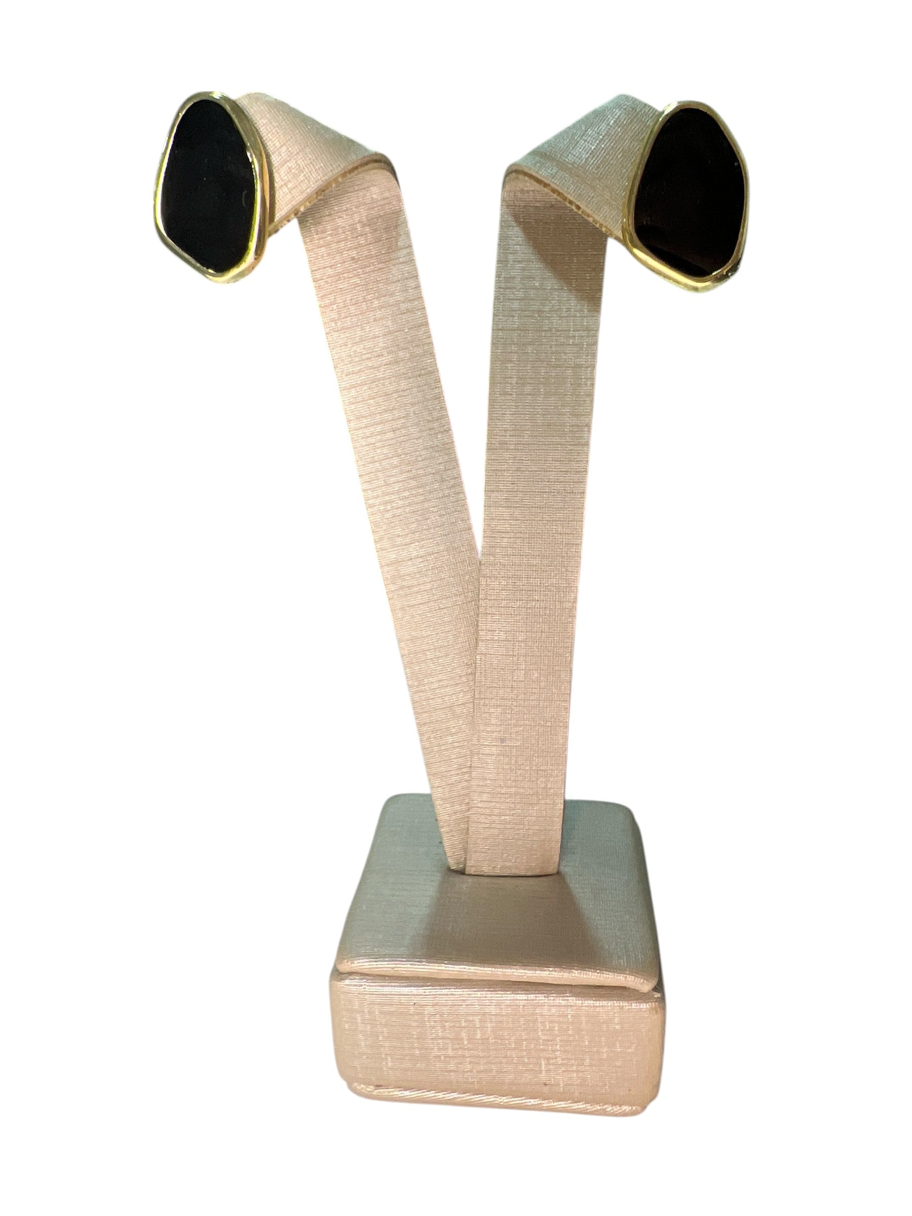 Brinco Dourado Camila Preto