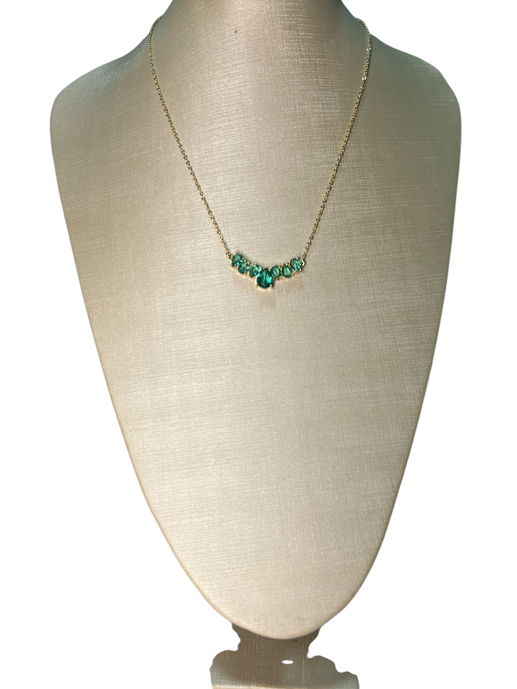 Conjunto Dourado Brinco e Colar Maria Isabel