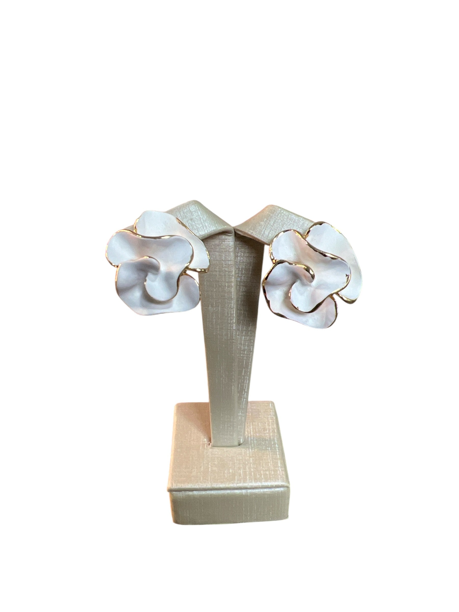 Brinco Dourado Maria Flávia Branco
