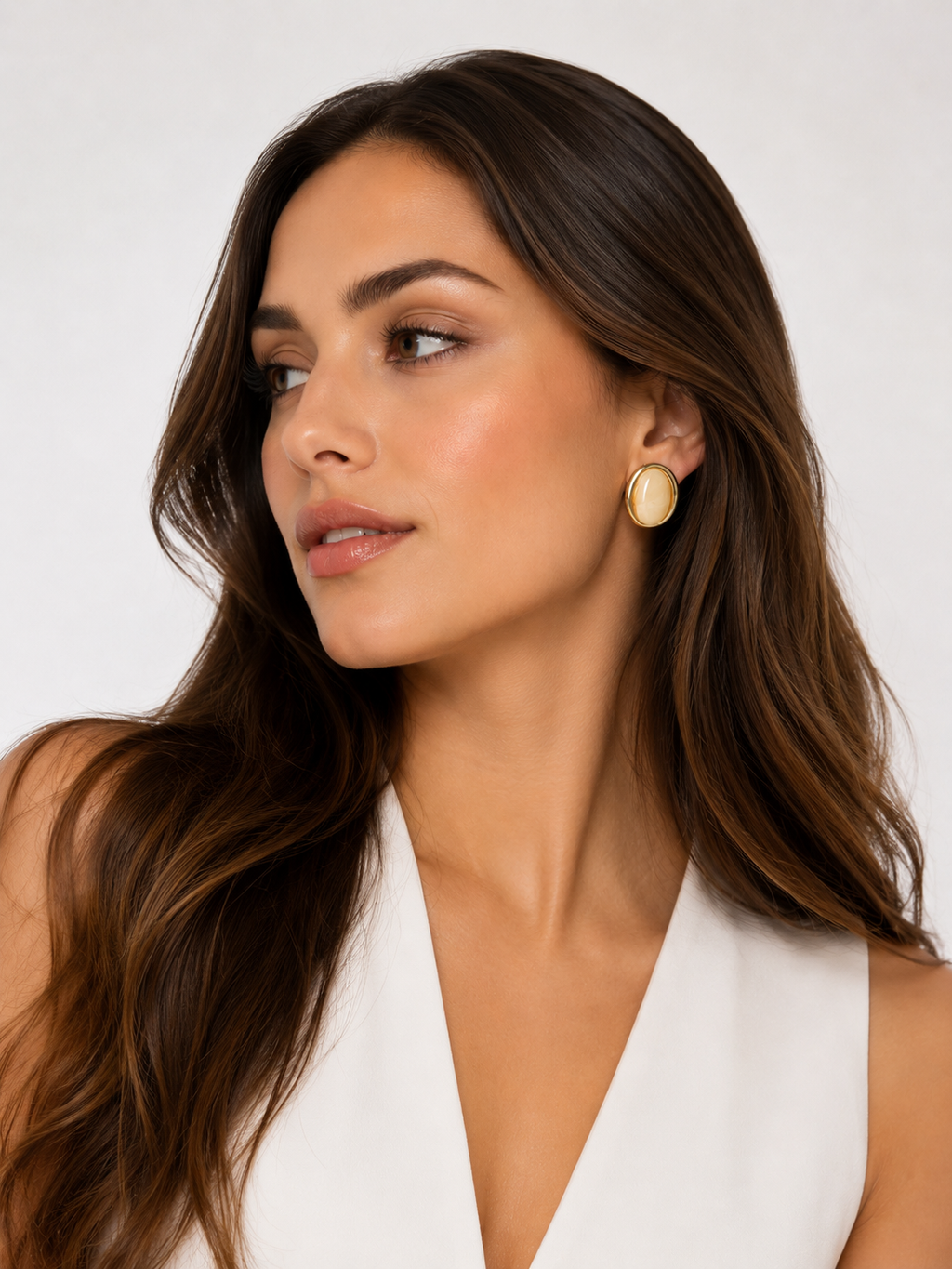 Brinco Dourado Maria Jaqueline Bege