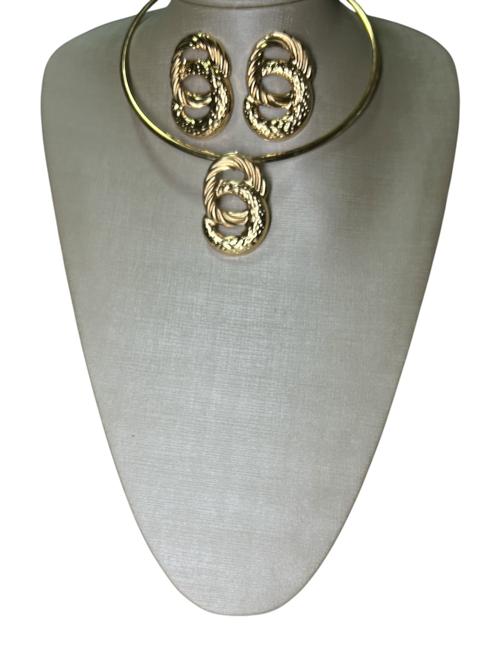 Conjunto Dourado Maria Carol