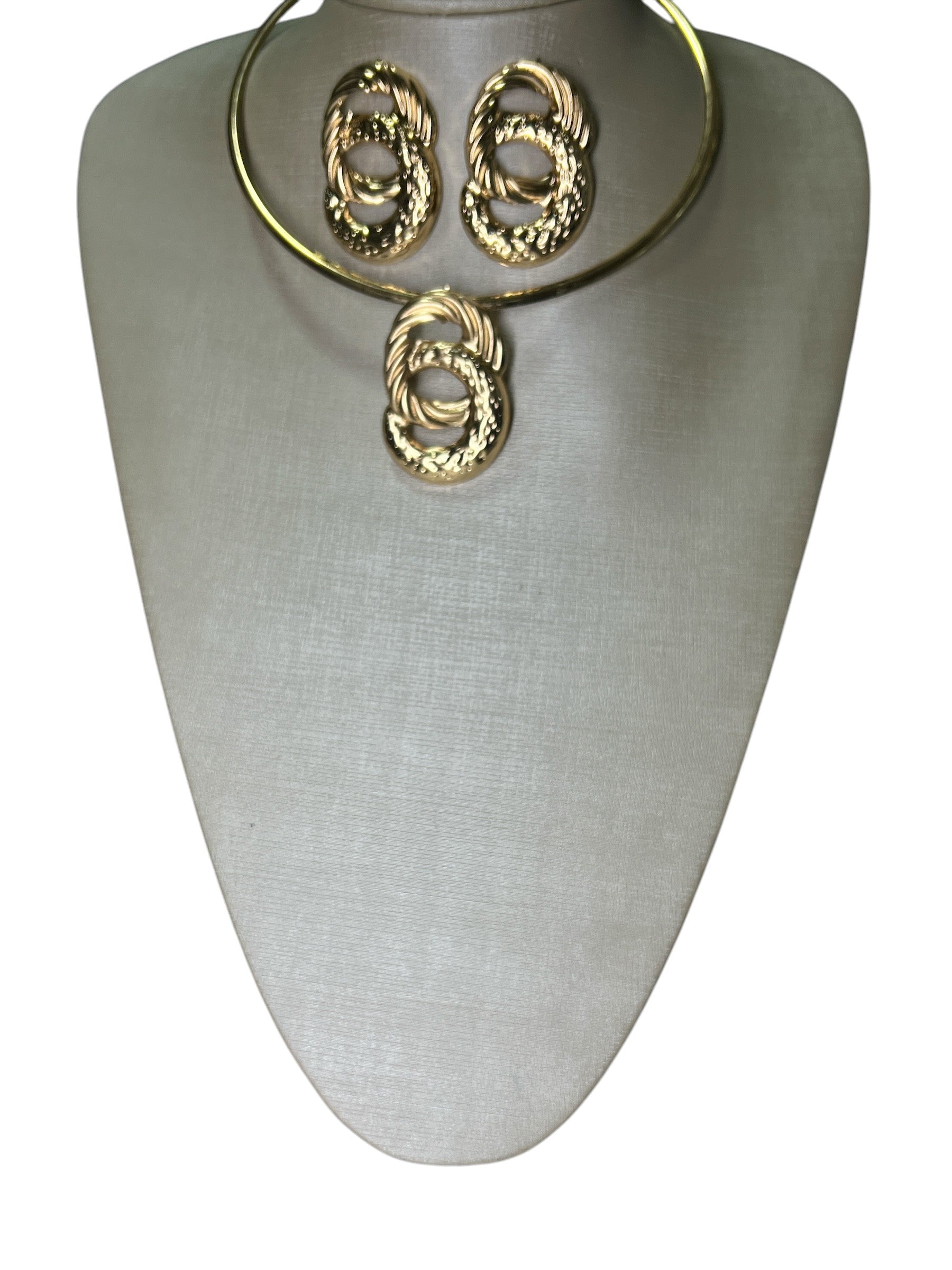 Conjunto Dourado Maria Carol