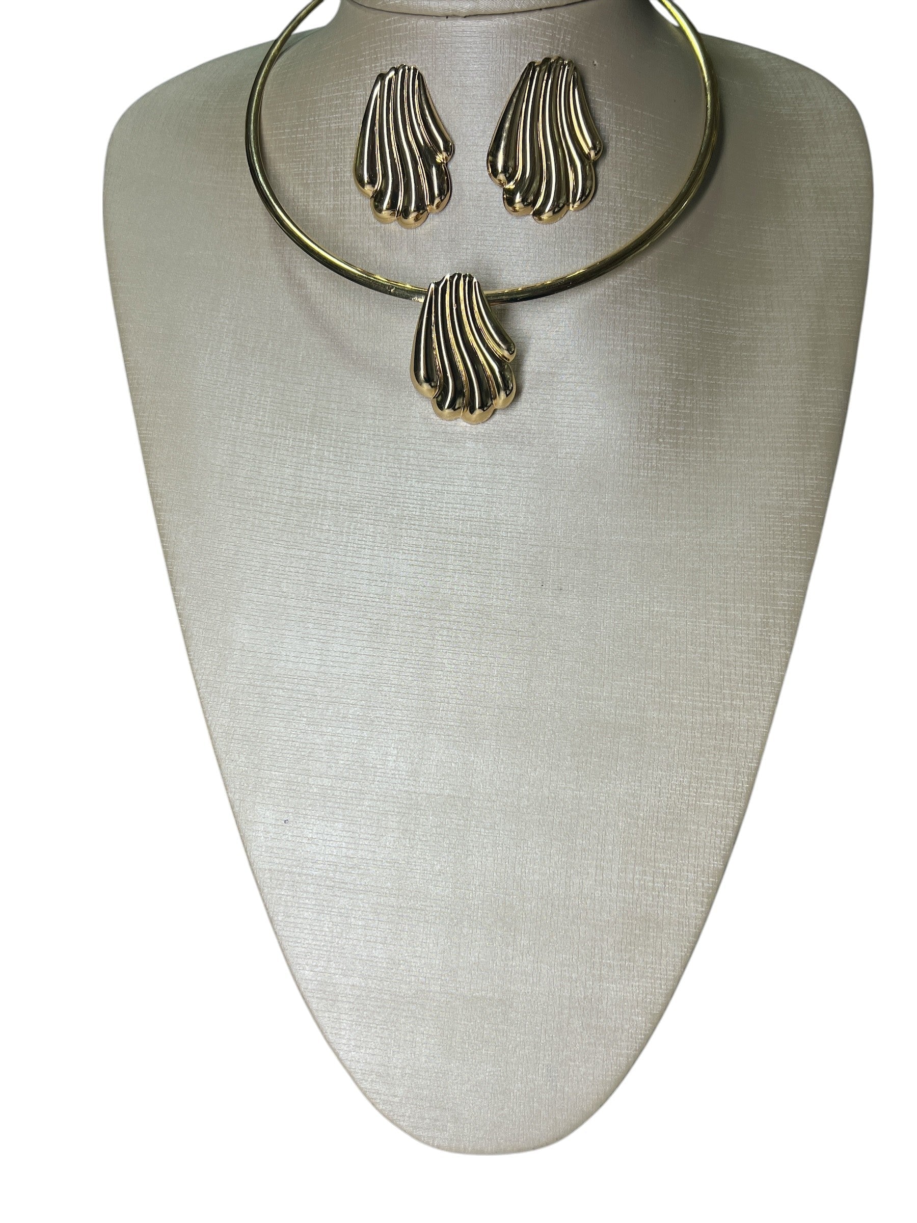 Conjunto Dourado Maria Denise